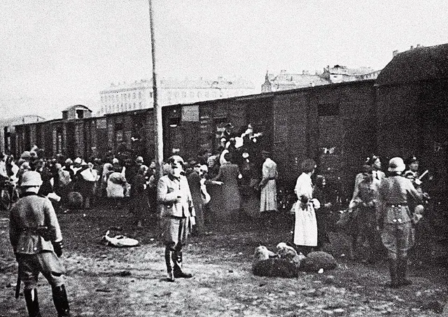 Holocaust trains