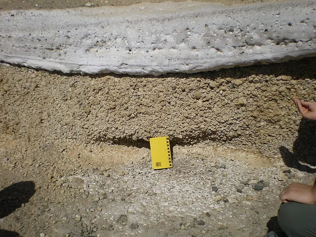 Phreatomagmatic eruption