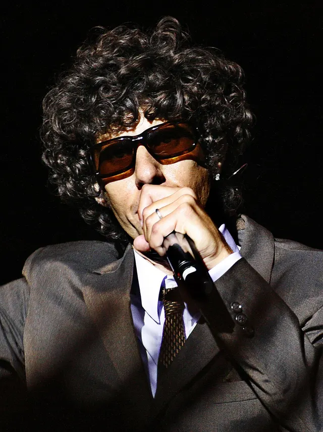 Mike D