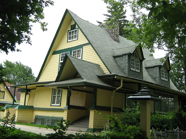 S. A. Foster House and Stable