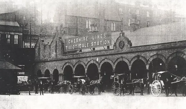 Stockport Tiviot Dale railway station