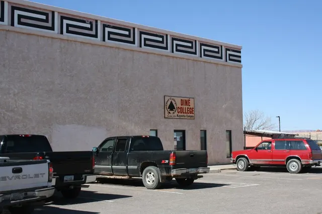 Diné College