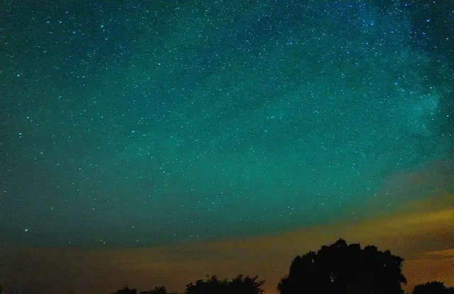 Lumière du ciel nocturne