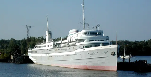 Great Lakes passenger steamers
