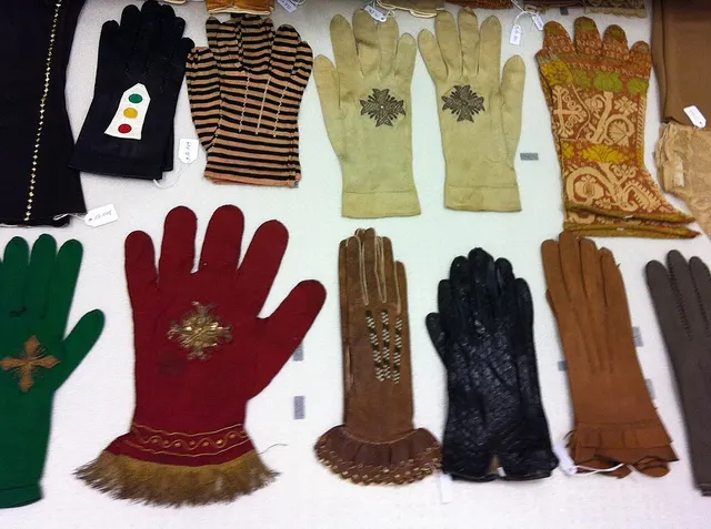 Glove