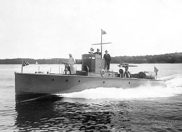USS Chingachgook