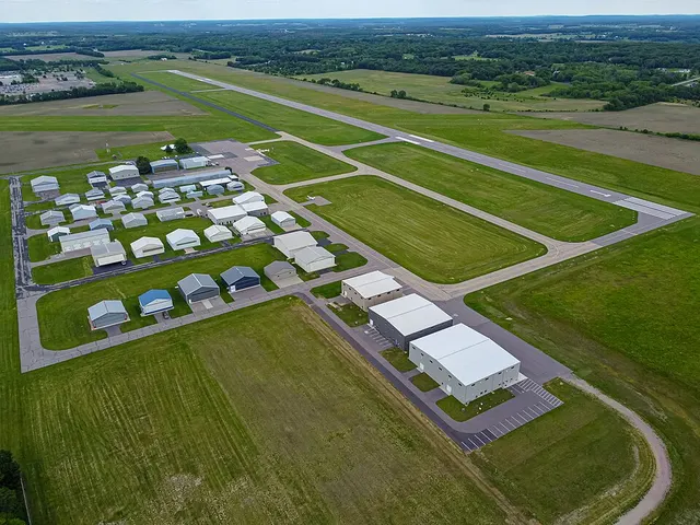 Baraboo–Wisconsin Dells Airport