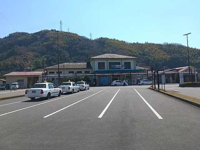 Yawatahama Station