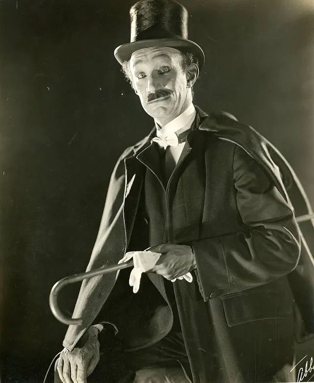James Finlayson