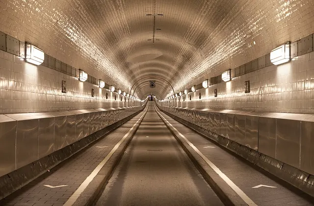Vieux tunnel sous l'Elbe