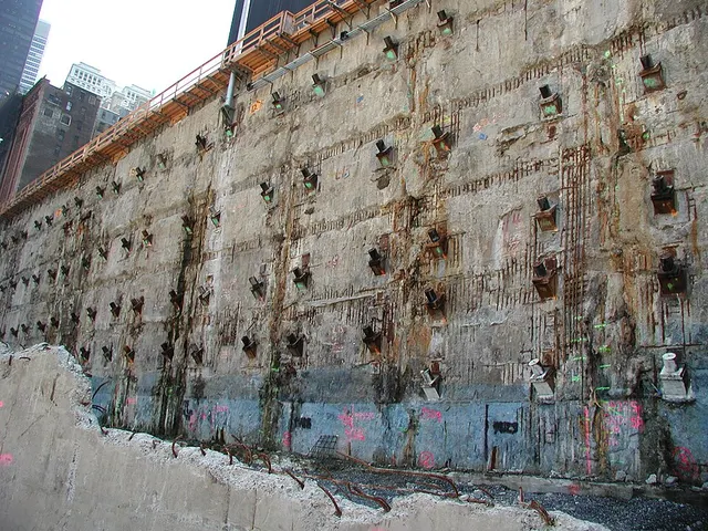 Slurry wall