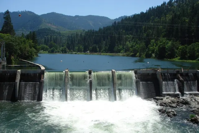 Savage Rapids Dam