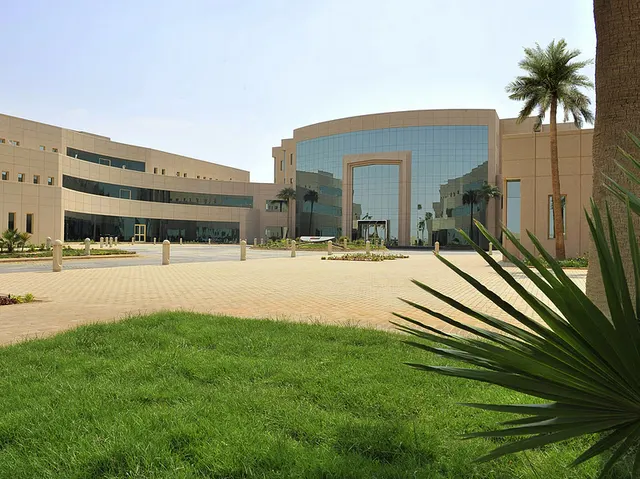 Al Yamamah University