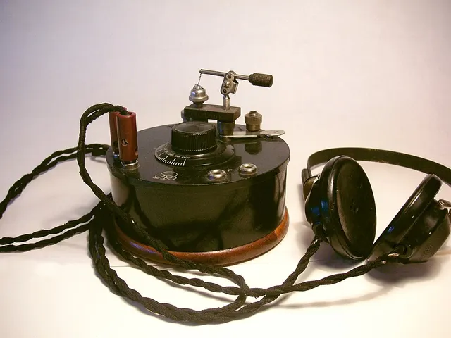 Crystal radio
