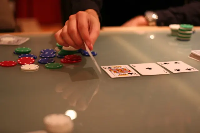 Cartes communes au poker