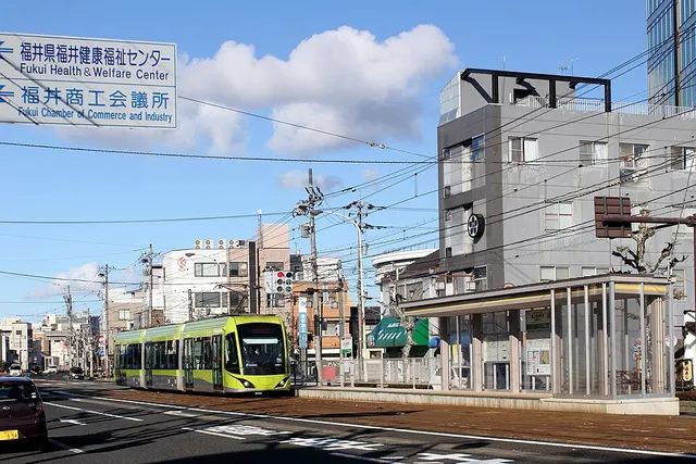 Shokokaigisho-mae Station