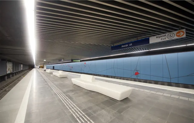 Határ út metro station