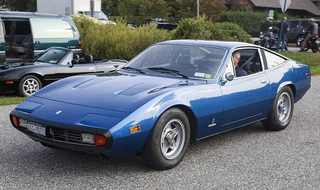 Ferrari 365 GTC/4