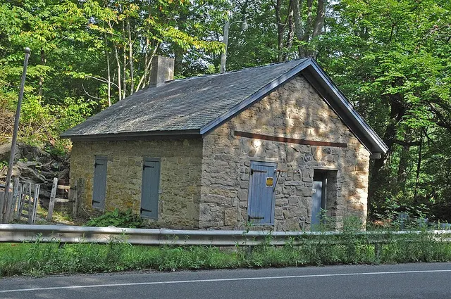 Old Monroe School House