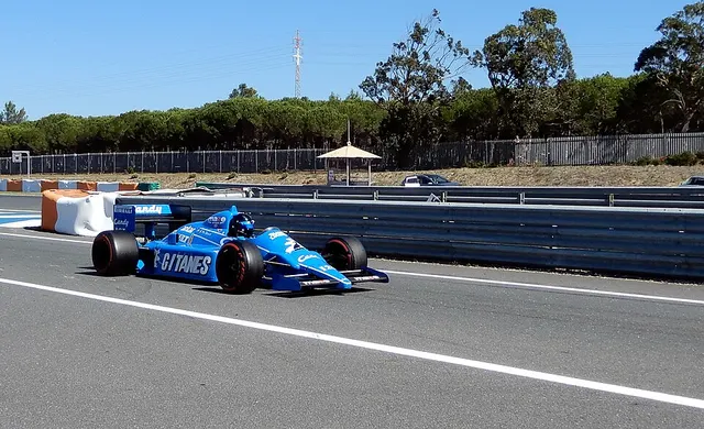 Ligier JS25