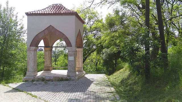 Kral Kızı Mausoleum
