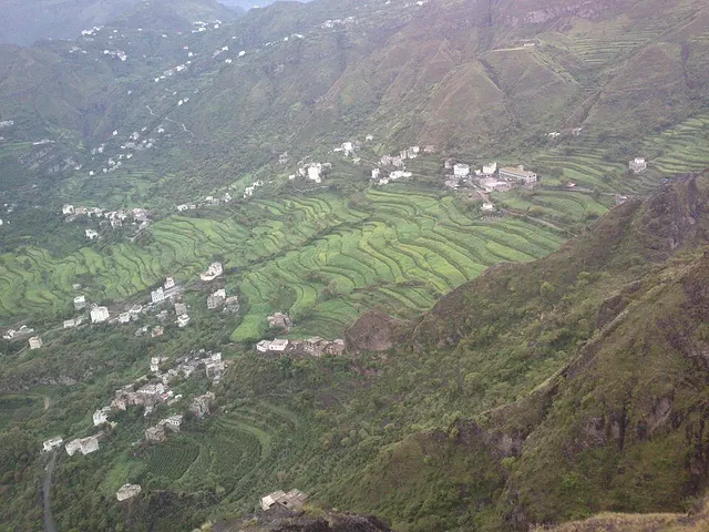 Hubaysh district