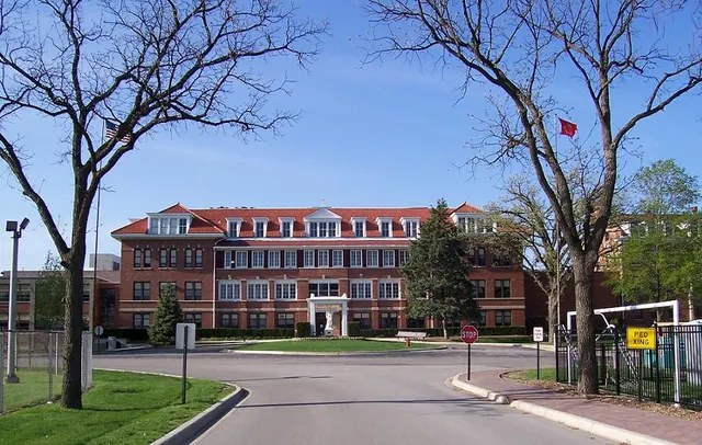 List of Benet Academy alumni