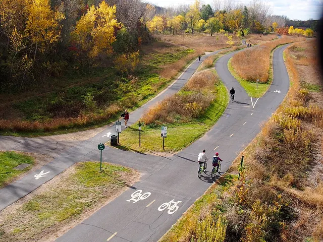 Cedar Lake Trail