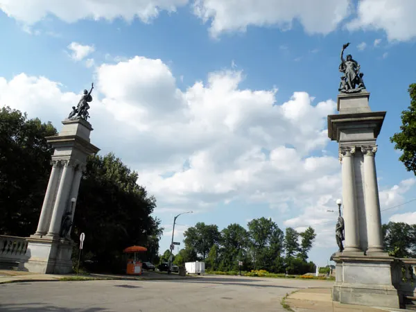 Welcome Sculptures
