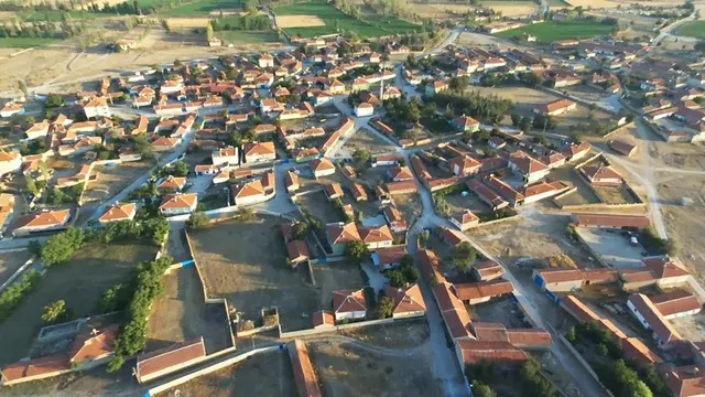 Türkmenakören, Emirdağ