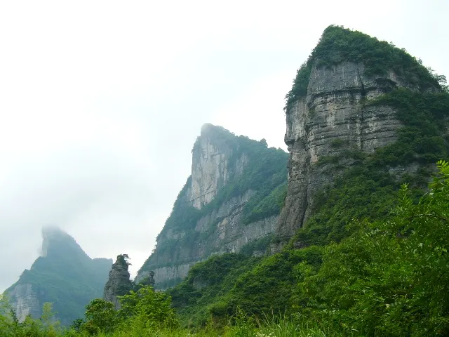 Mont Jinfo