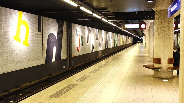 Wibautstraat metro station