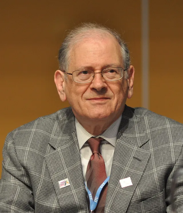 Robert Elliot Kahn