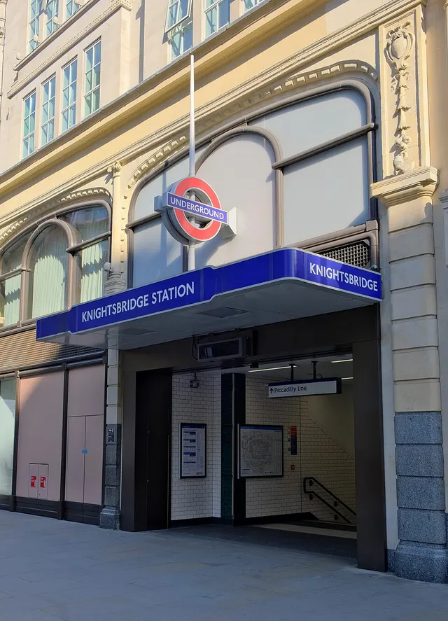 Knightsbridge tube station