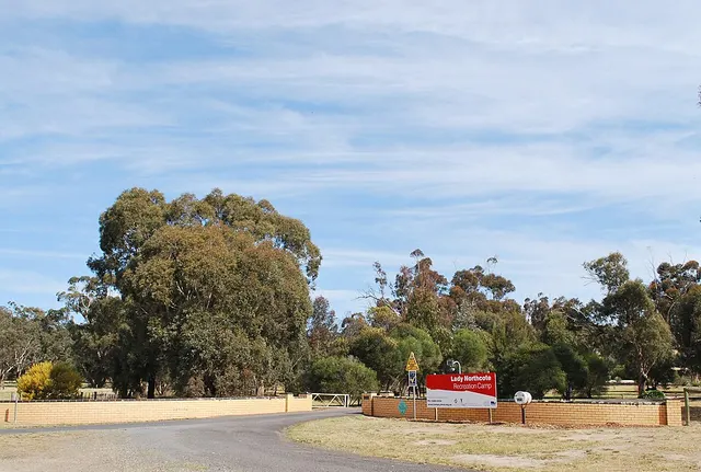 Northcote Farm School