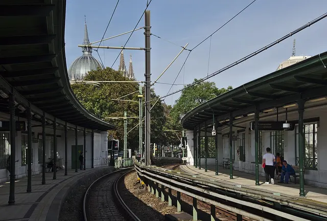 Gumpendorfer Straße station