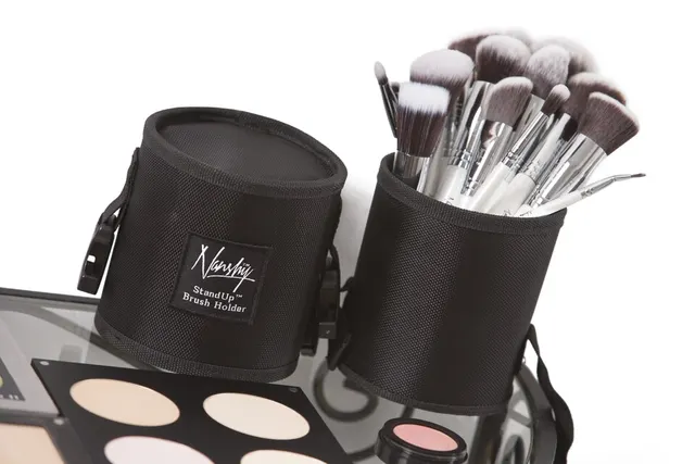 Makeup brush