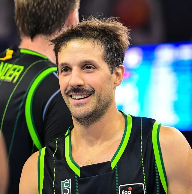 Nicolás Laprovíttola