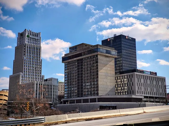Cascade Plaza, Akron