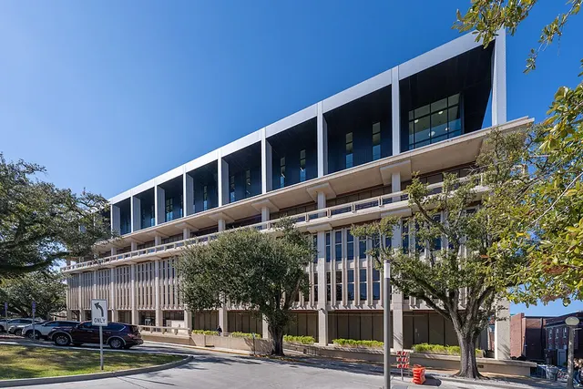 Howard-Tilton Memorial Library