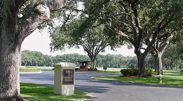 Cimetière national de Bay Pines