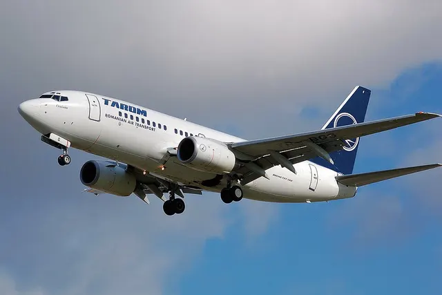 Fixed-wing aircraft