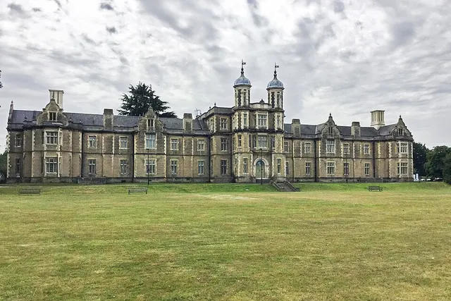 Snaresbrook Crown Court