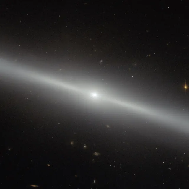 NGC 4762