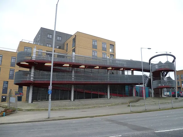 Wilmer Way footbridge