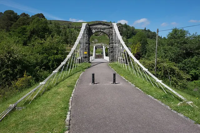Taper suspension bridge