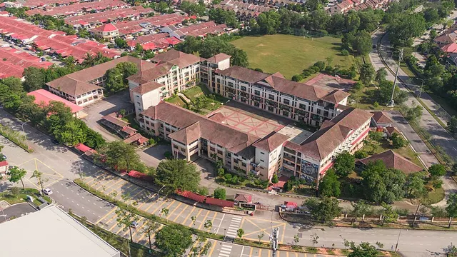 Sekolah Menengah Kebangsaan Seksyen 3 Bandar Kinrara