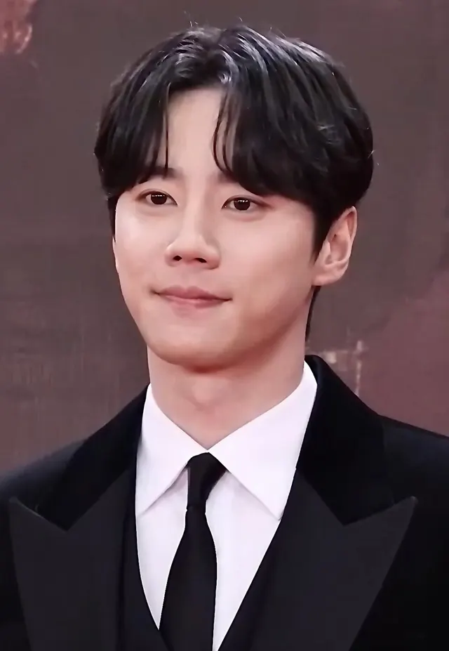 Lee Jun-young