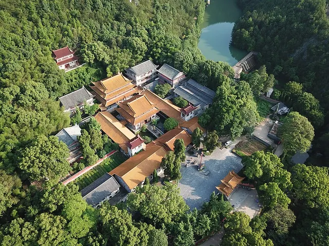Jingju Temple