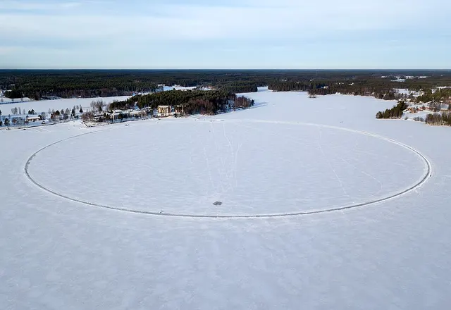 Ice carousel